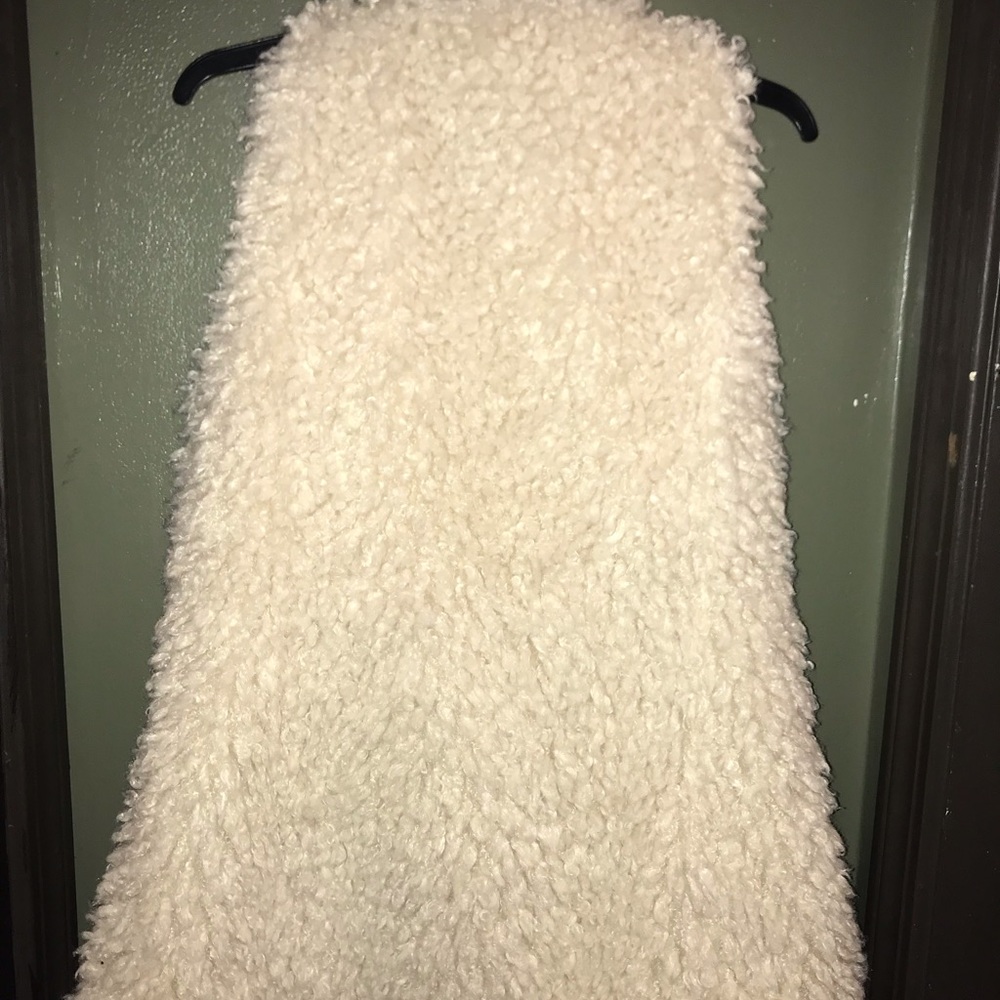 Ugg Australia Faux Fur Farrah Vest Med LAST ONE - Picture 2 of 8
